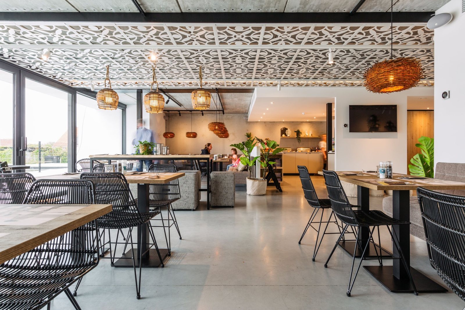 The breakfast room